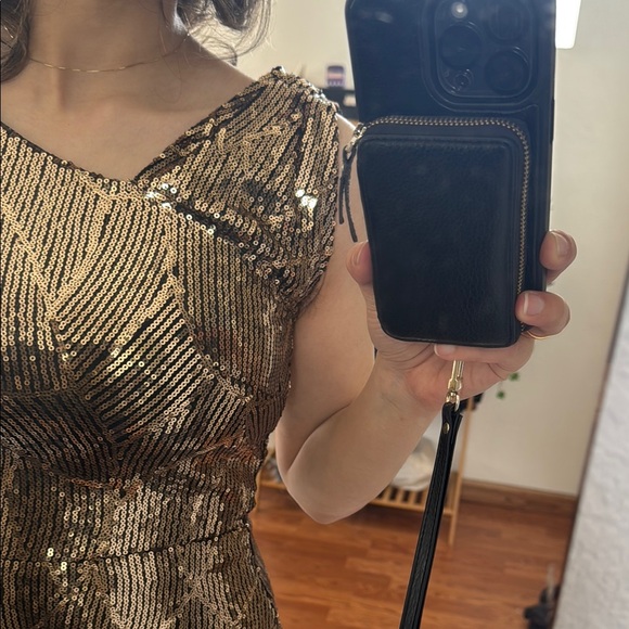 Gold Sequin Sleeveless Dress - Picture 4 of 5